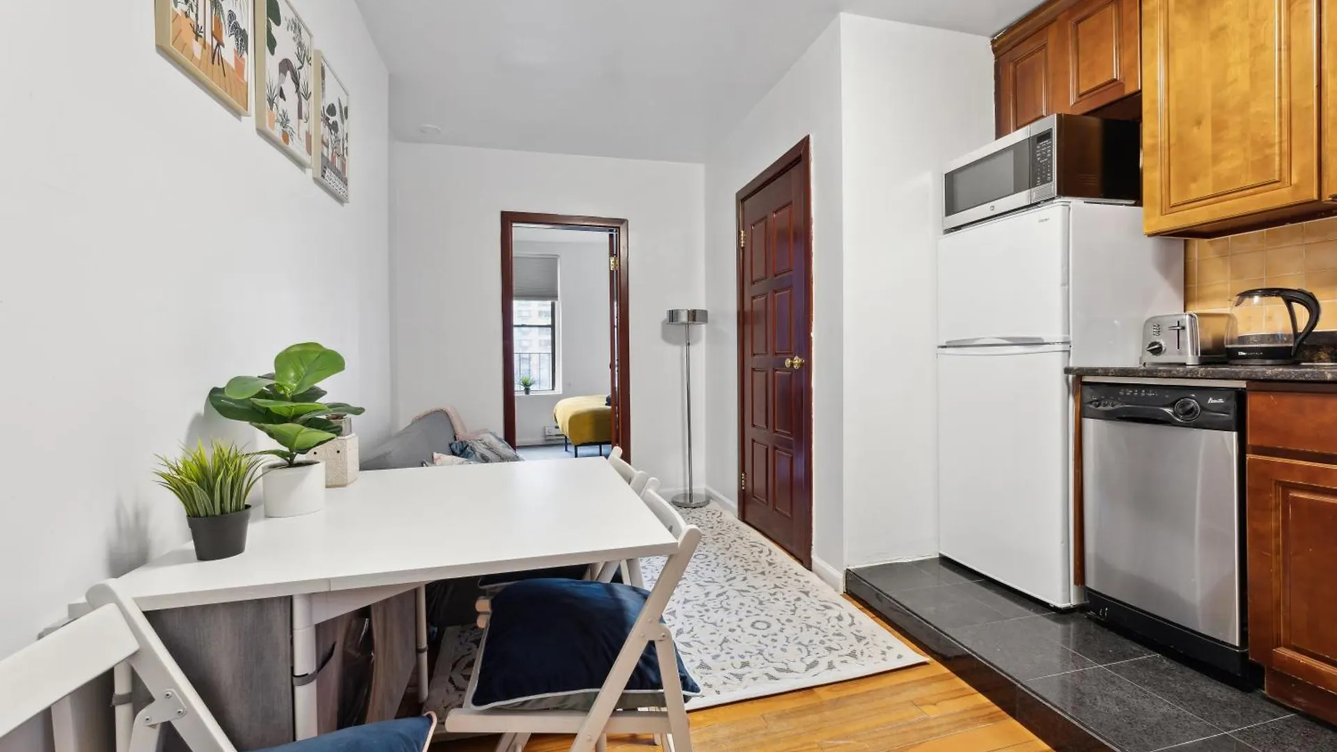 Unique 2Bd Apartment In Perfect Location Next To Time Square New York