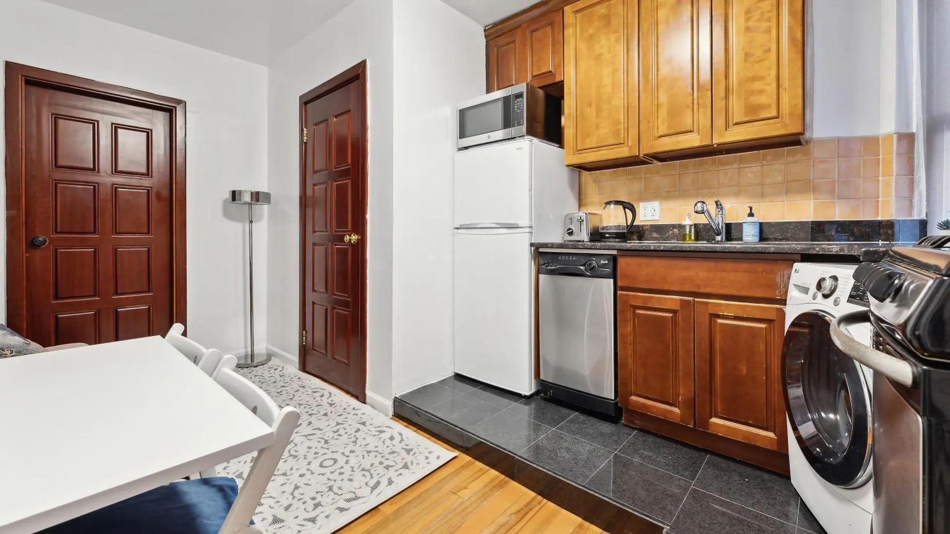Unique 2Bd Apartment In Perfect Location Next To Time Square New York